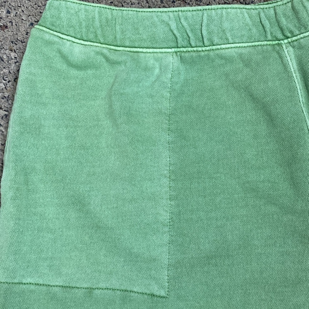 Universal Thread Green 100% Cotton Shorts Sz L 4.5” Inseam NWT - Picture 2 of 6